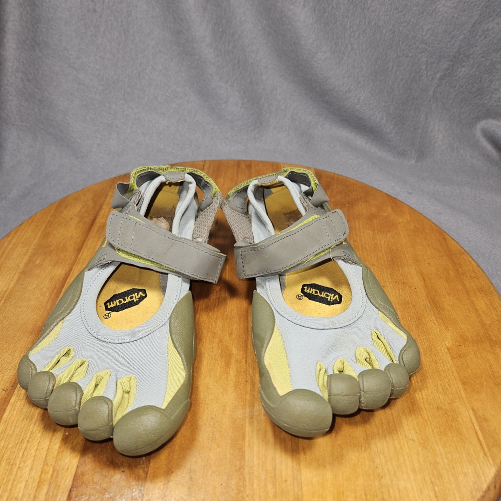Vibram FiveFingers Womens Grewn and Yellow Toe Athletic Shoes